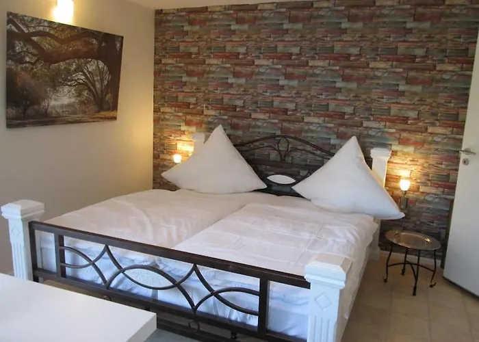 4 Km Zu A7 Und A71, Idylle Am Bach, Grosser Garten Euerbachの写真