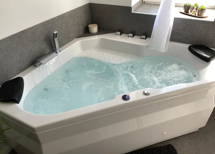 Wellness - Privat-Spa Mit Whirlpool, Sauna & Kino Grub am Forstの写真