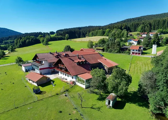 Hotel Hirschenstein Achslach photo