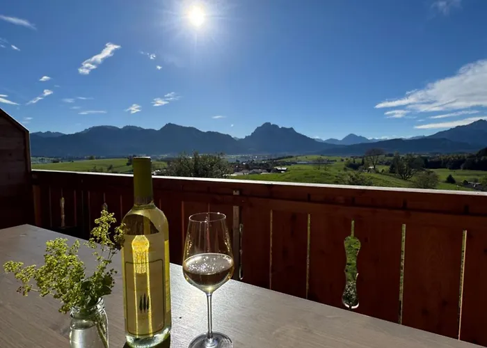 Фото Biohof Stoeger Adults Only Chalet Mit Blick Auf Schloss Neuschwanstein See Und Alpen Nur 2 Einheiten Риден