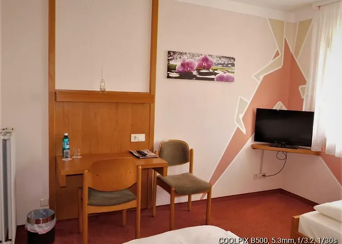 Gasthof Landhotel Gruner Baum Cadolzburg photo